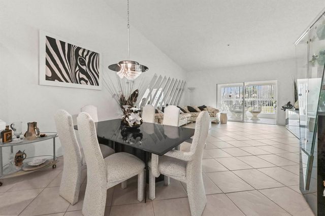 5952 Regal Glen Drive 207, Boynton Beach, FL 33437