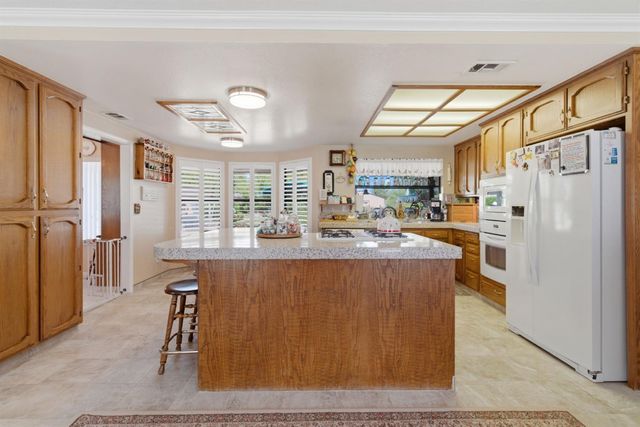 23472 Los Ranchos Dr, Tracy, CA 95304