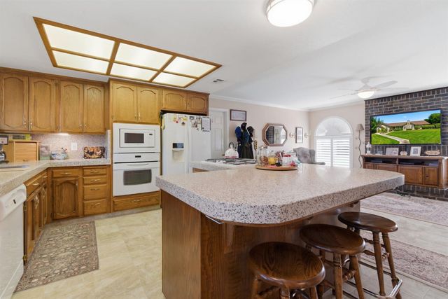 23472 Los Ranchos Dr, Tracy, CA 95304