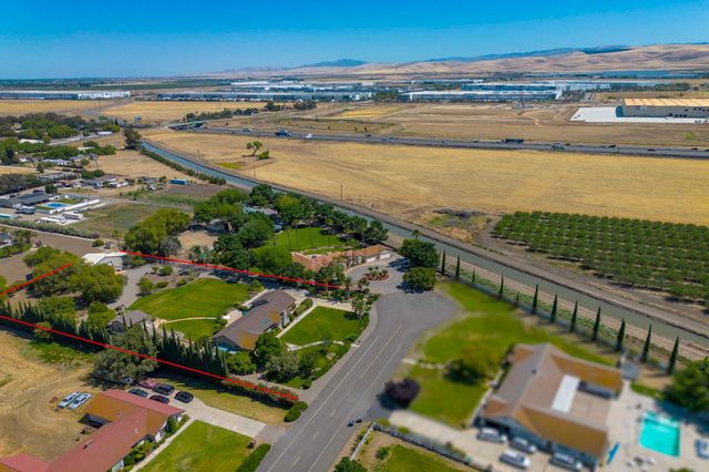 23472 Los Ranchos Dr, Tracy, CA 95304