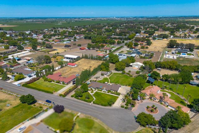23472 Los Ranchos Dr, Tracy, CA 95304