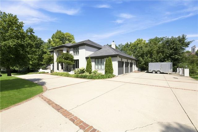 3048 W 118th Terrace, Leawood, KS 66211