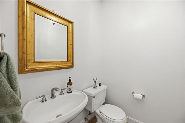 3048 W 118th Terrace, Leawood, KS 66211