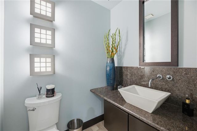 3048 W 118th Terrace, Leawood, KS 66211