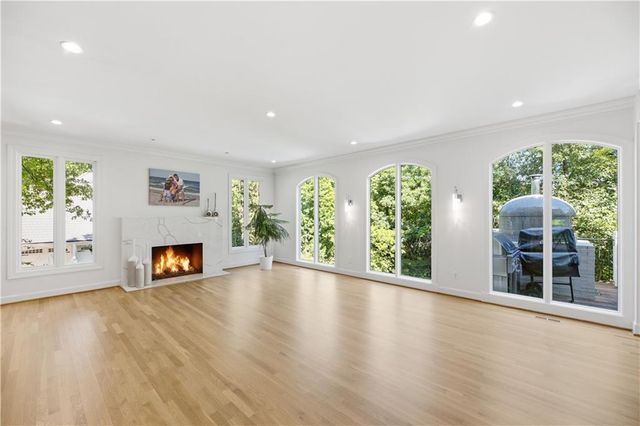 3048 W 118th Terrace, Leawood, KS 66211
