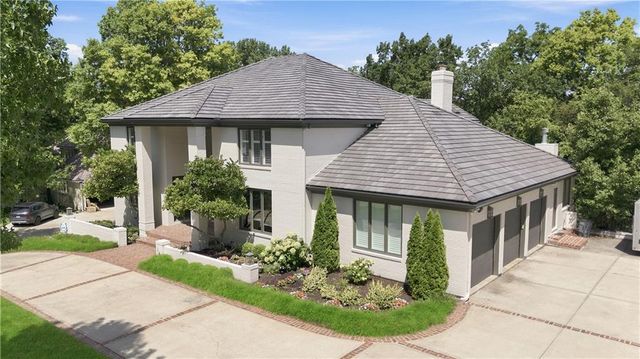 3048 W 118th Terrace, Leawood, KS 66211