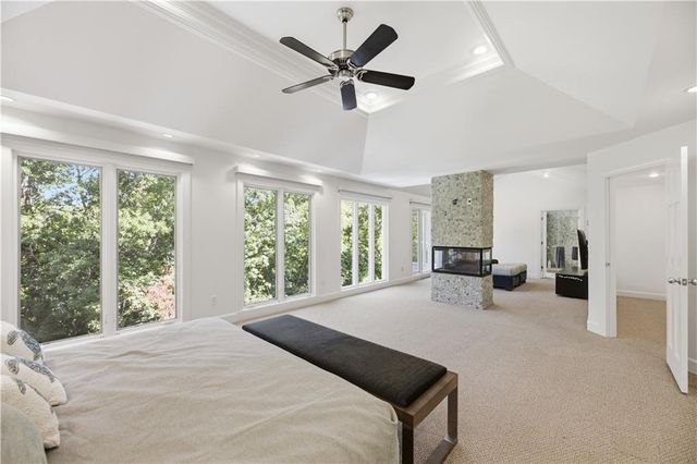3048 W 118th Terrace, Leawood, KS 66211