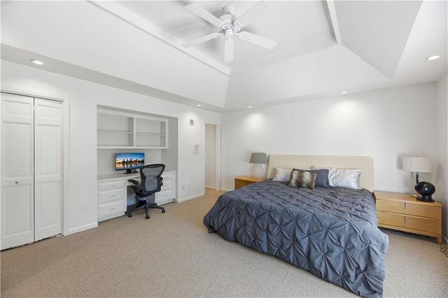 3048 W 118th Terrace, Leawood, KS 66211