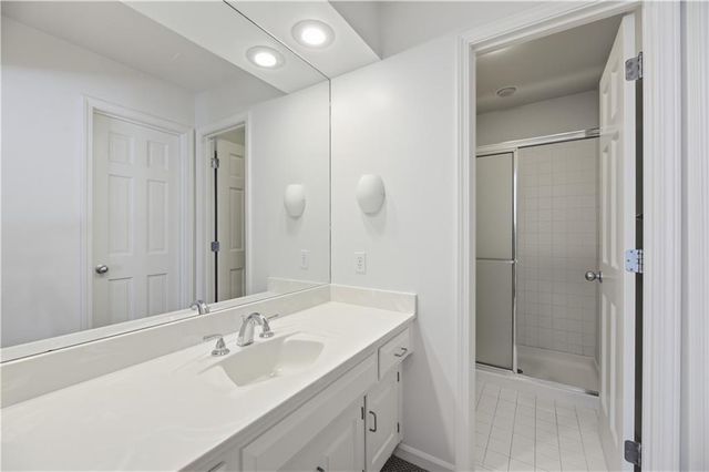 3048 W 118th Terrace, Leawood, KS 66211