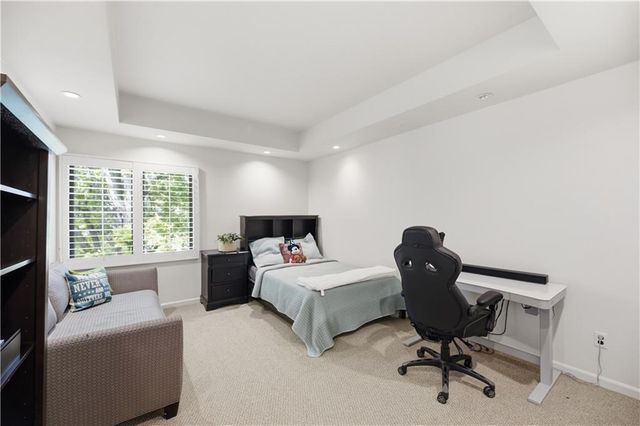 3048 W 118th Terrace, Leawood, KS 66211