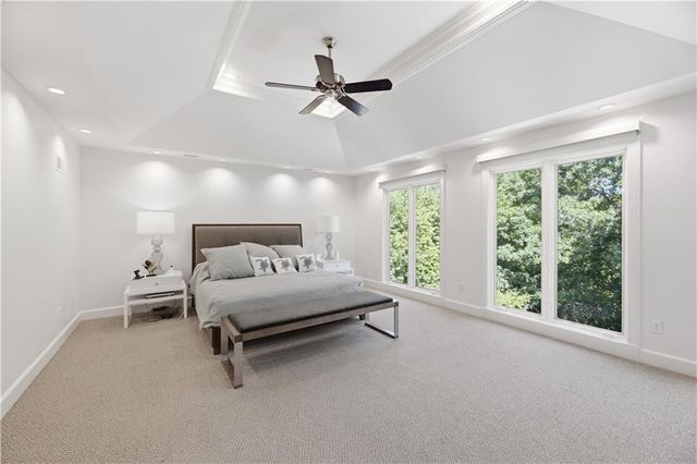3048 W 118th Terrace, Leawood, KS 66211
