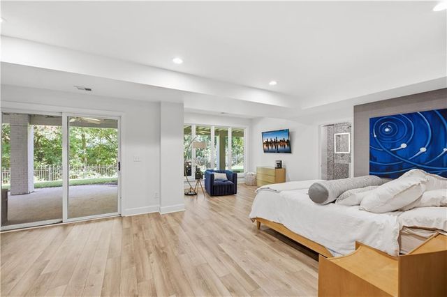 3048 W 118th Terrace, Leawood, KS 66211