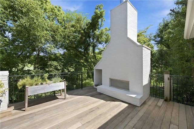 3048 W 118th Terrace, Leawood, KS 66211