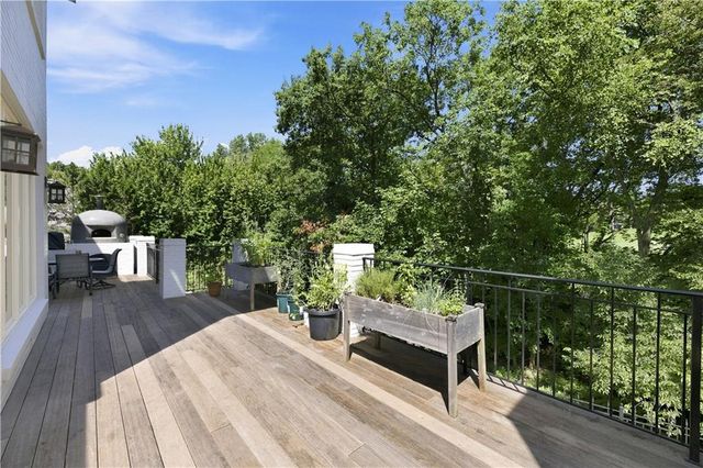3048 W 118th Terrace, Leawood, KS 66211