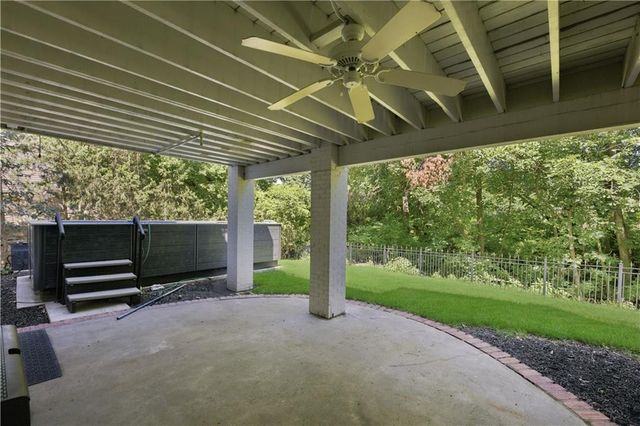 3048 W 118th Terrace, Leawood, KS 66211