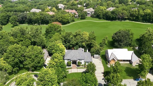 3048 W 118th Terrace, Leawood, KS 66211