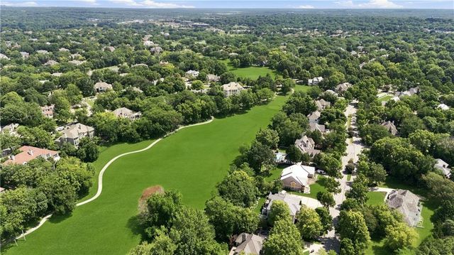 3048 W 118th Terrace, Leawood, KS 66211