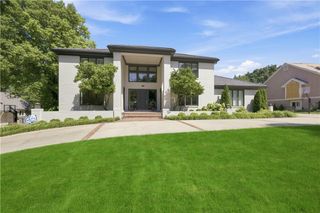 3048 W 118th Terrace, Leawood, KS 66211