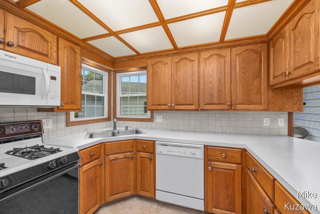 1711 Country Club Drive, Grand Rapids, MI 49505