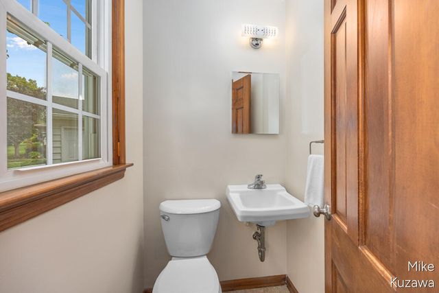 1711 Country Club Drive, Grand Rapids, MI 49505