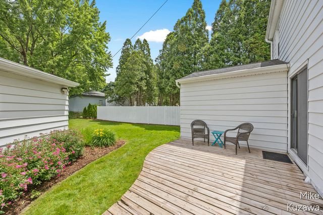 1711 Country Club Drive, Grand Rapids, MI 49505