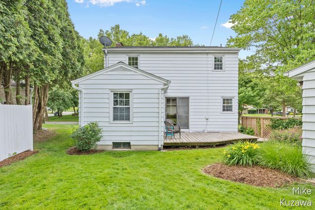 1711 Country Club Drive, Grand Rapids, MI 49505