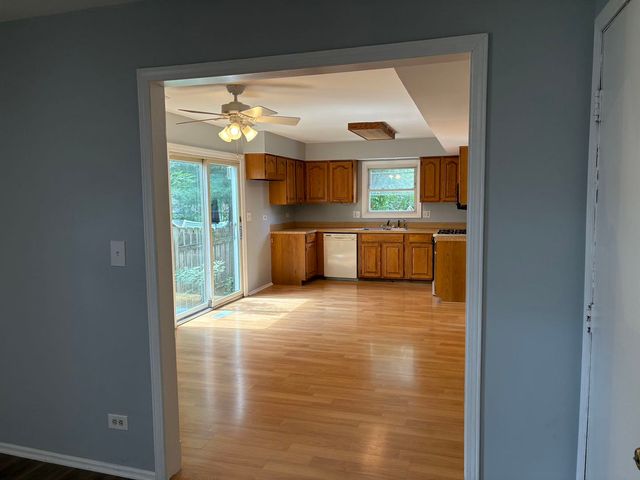 848 Birchbark Trail, Carol Stream, IL 60188