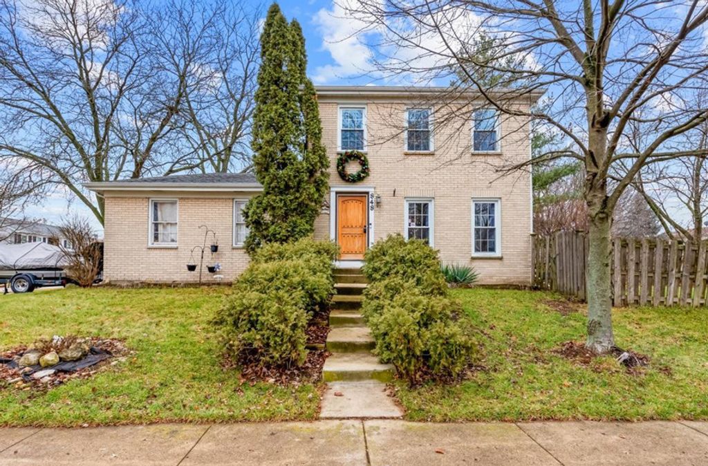 848 Birchbark Trail, Carol Stream, IL 60188