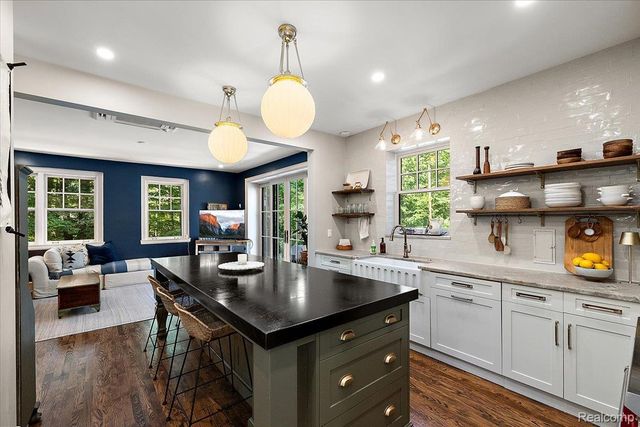 31505 Kennoway Court, Beverly Hills Village, MI 48025