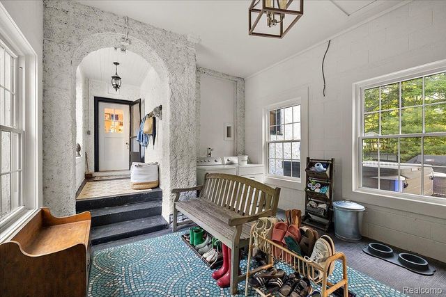 31505 Kennoway Court, Beverly Hills Village, MI 48025