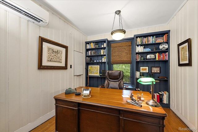 31505 Kennoway Court, Beverly Hills Village, MI 48025