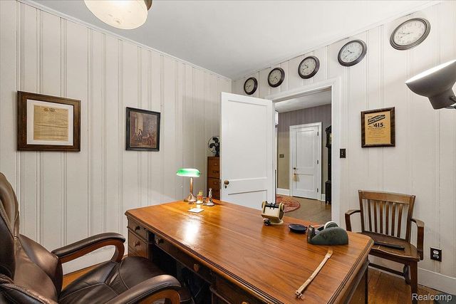 31505 Kennoway Court, Beverly Hills Village, MI 48025