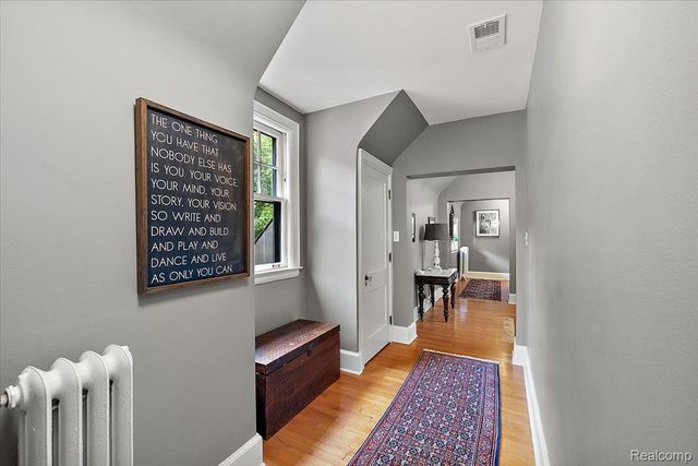 31505 Kennoway Court, Beverly Hills Village, MI 48025