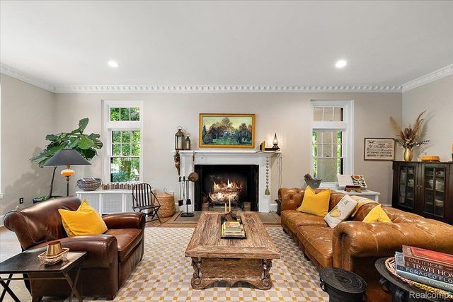 31505 Kennoway Court, Beverly Hills Village, MI 48025