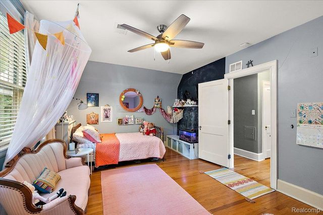 31505 Kennoway Court, Beverly Hills Village, MI 48025