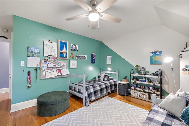 31505 Kennoway Court, Beverly Hills Village, MI 48025