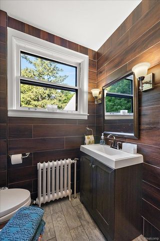 31505 Kennoway Court, Beverly Hills Village, MI 48025