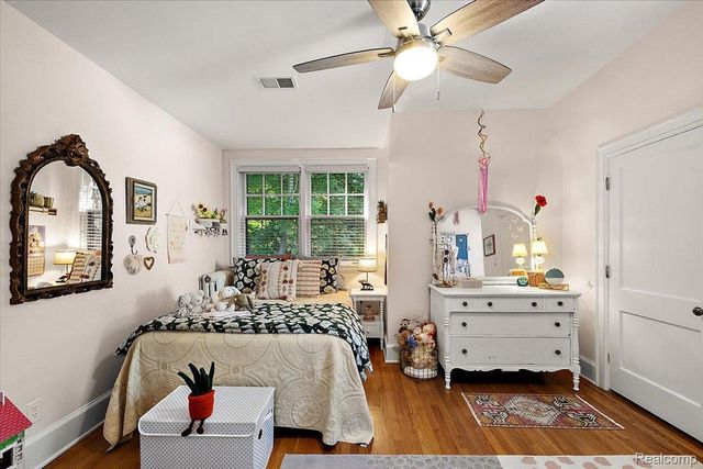 31505 Kennoway Court, Beverly Hills Village, MI 48025