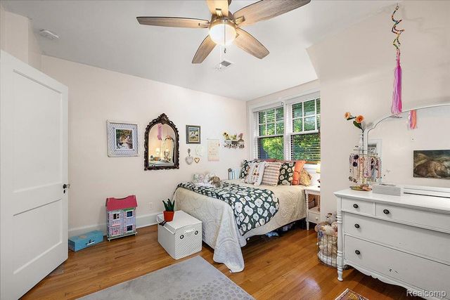 31505 Kennoway Court, Beverly Hills Village, MI 48025