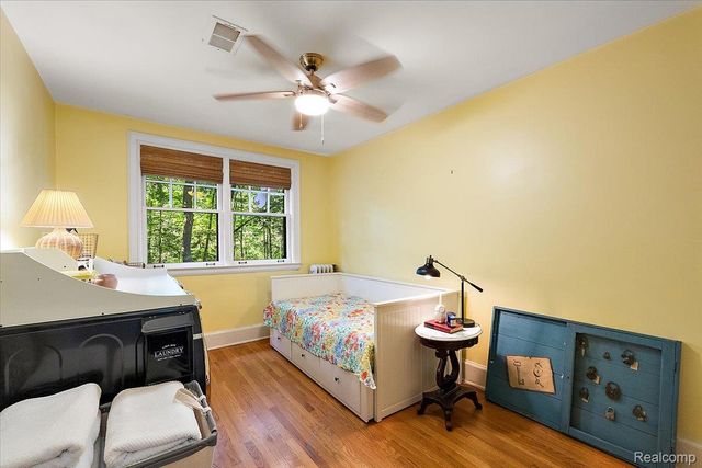 31505 Kennoway Court, Beverly Hills Village, MI 48025
