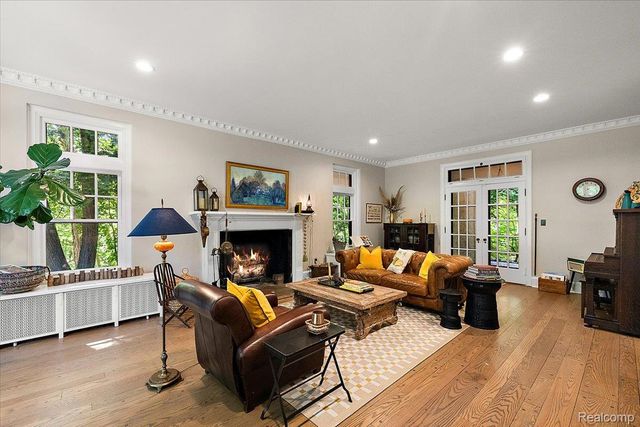 31505 Kennoway Court, Beverly Hills Village, MI 48025