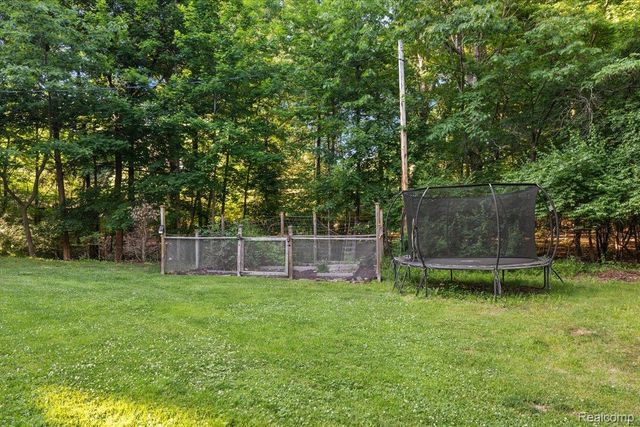 31505 Kennoway Court, Beverly Hills Village, MI 48025