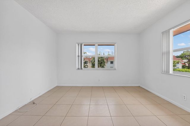 760 SE 2nd Avenue D216, Deerfield Beach, FL 33441