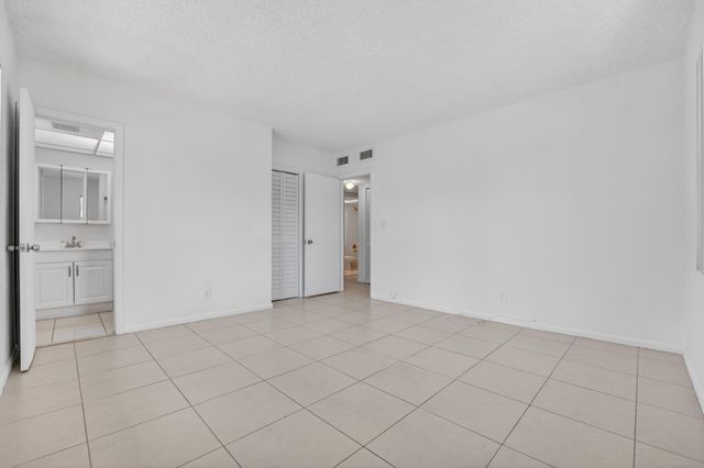 760 SE 2nd Avenue D216, Deerfield Beach, FL 33441