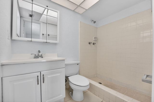 760 SE 2nd Avenue D216, Deerfield Beach, FL 33441