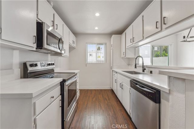 415 S Prospect Avenue 203, Redondo Beach, CA 90277