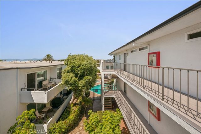 415 S Prospect Avenue 203, Redondo Beach, CA 90277