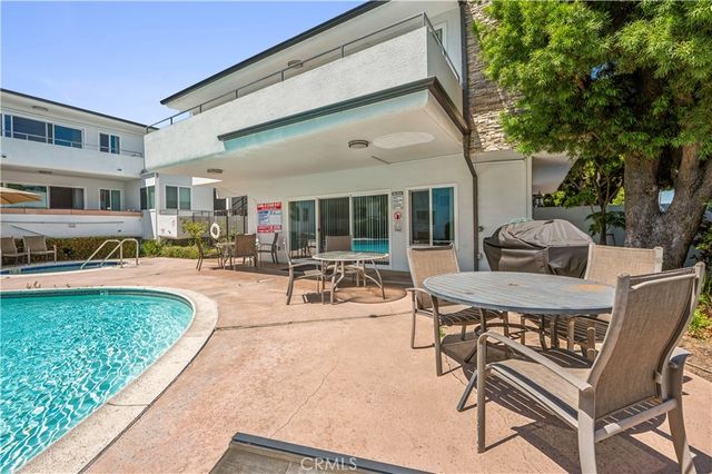 415 S Prospect Avenue 203, Redondo Beach, CA 90277