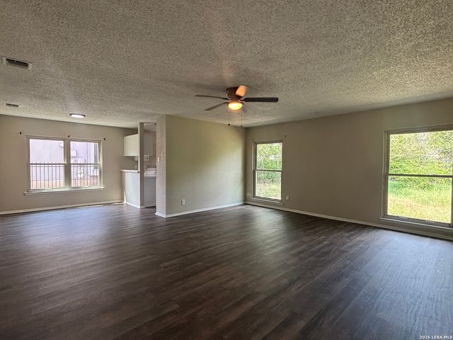 9038 OLD SKY HBR, San Antonio, TX 78242
