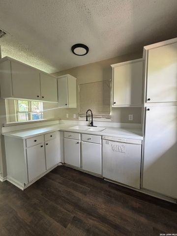 9038 OLD SKY HBR, San Antonio, TX 78242